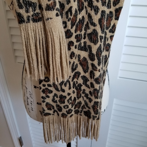 CEJON Scarf Animal Prints With Small Shimmers. - Picture 5 of 10